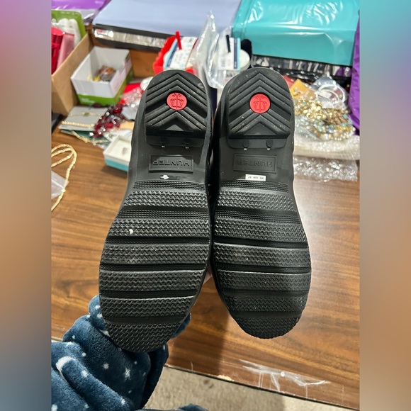 Quilted Cuffed Hunter Boots - Picture 10 of 11